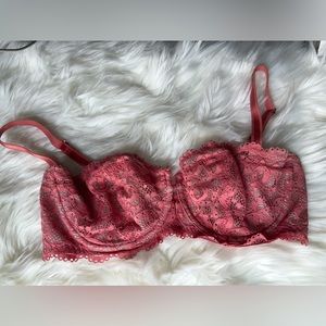 Fredericks of Hollywood coral unlined 34DD bra